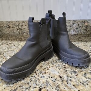 EETTARO Women's Low Heel Chelsea Boots Round Toe Size 6 Matte Charcoal Grey